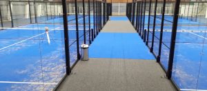 padelbaan veegmachine