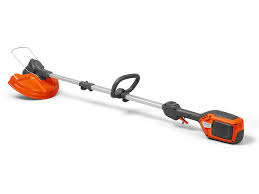 Husqvarna 215iL is a premium-quality, battery grass trimmer, ideal for quick and easy trimming of lawn edges and tall grass in larger gardens. The powerful brushless motor operates with low noise, vibrations, and no direct emissions. It’s very comfortable to use and store thanks to the low weight, telescopic shaft, and adjustable handle. The updated user interface and trimmer head with rapid replacement, which you reload without dismounting, ensure smooth and reliable operation.